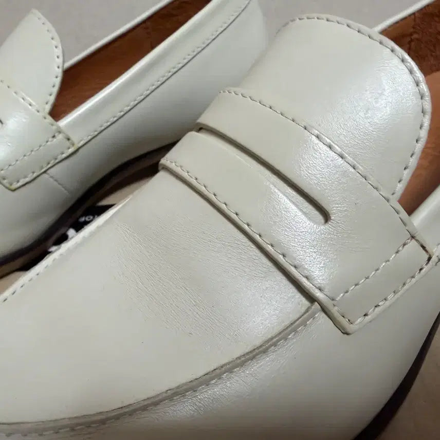[BUNJANG] Kuern London Loafers White 250 / 쿠에른 런던로퍼 250