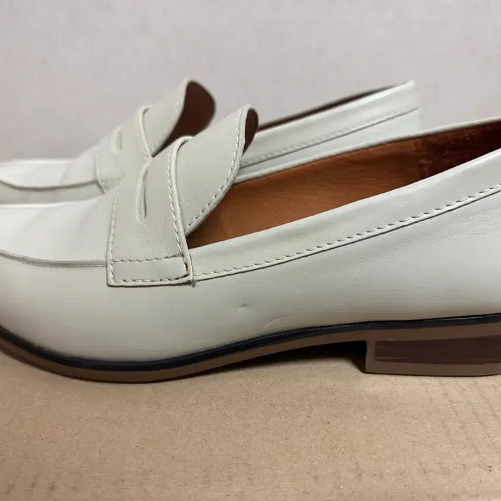 [BUNJANG] Kuern London Loafers White 250 / 쿠에른 런던로퍼 250