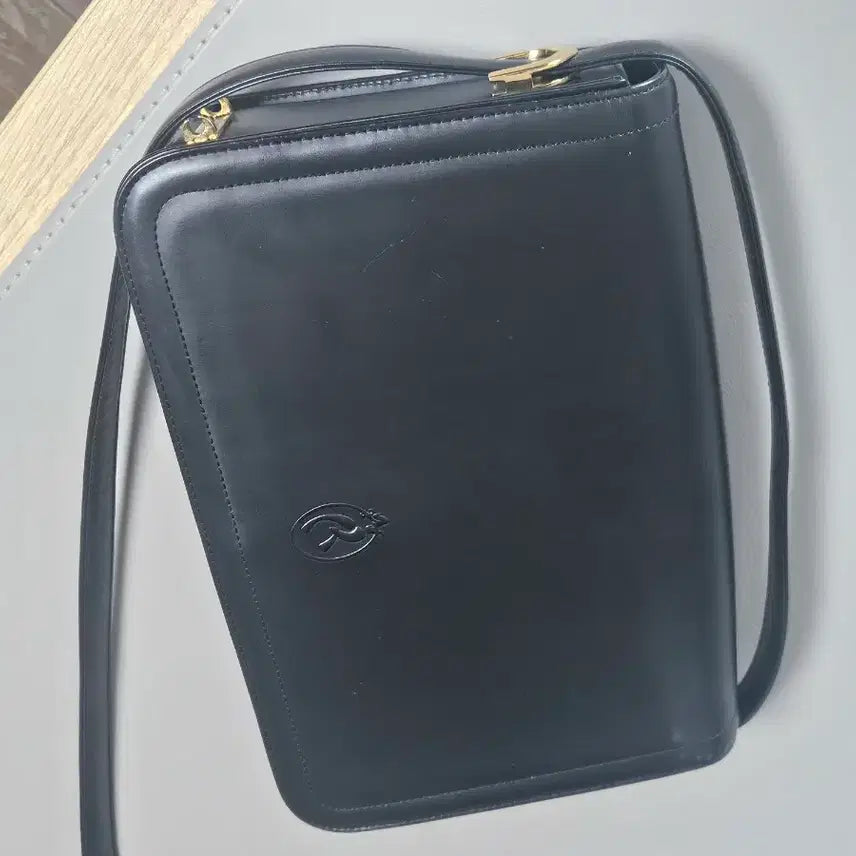 [BUNJANG] Black Leather Square Shoulder Bag / 블랙 가죽 사각 숄더백