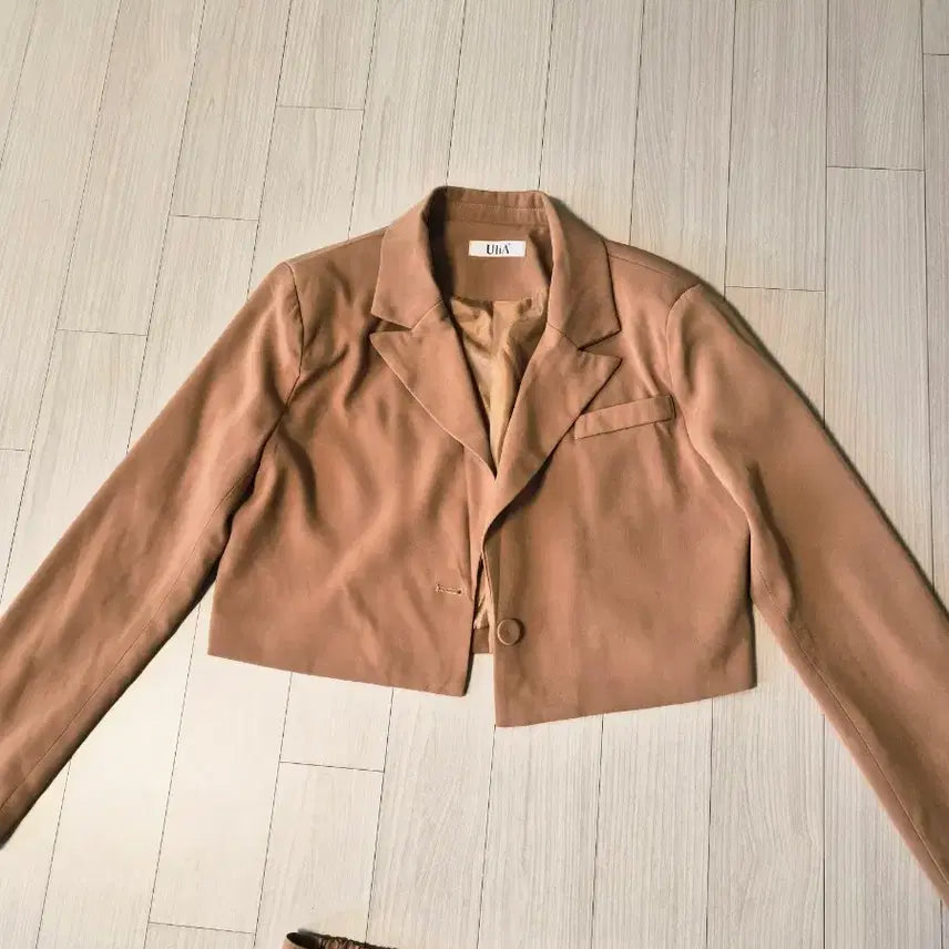[BUNJANG] Two-Piece Set: Cropped Jacket &amp; Pin Tucked Wide-Leg Slacks (Beige) / 가을/봄 필수템! 크롭 자켓 &amp; 핀턱 와이드 슬랙스 투피스 (베이지)