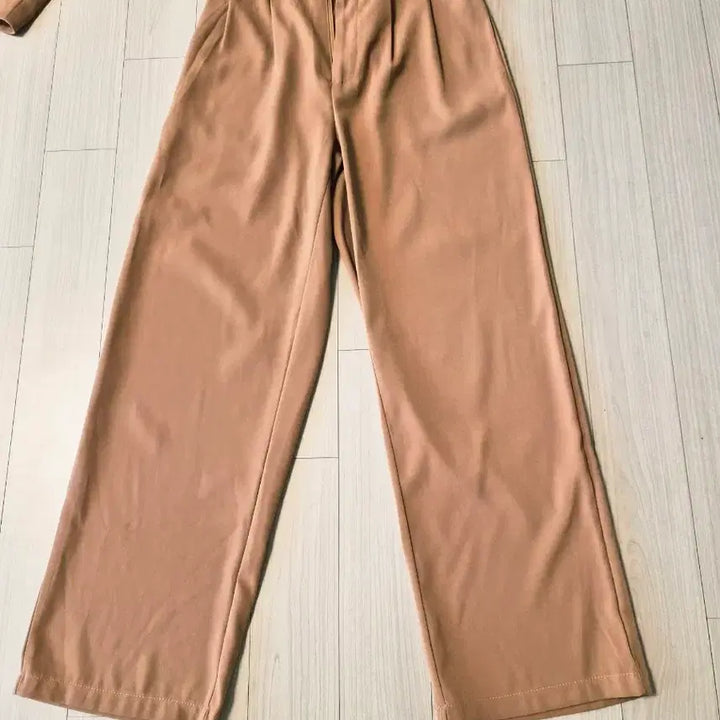 [BUNJANG] Two-Piece Set: Cropped Jacket &amp; Pin Tucked Wide-Leg Slacks (Beige) / 가을/봄 필수템! 크롭 자켓 &amp; 핀턱 와이드 슬랙스 투피스 (베이지)