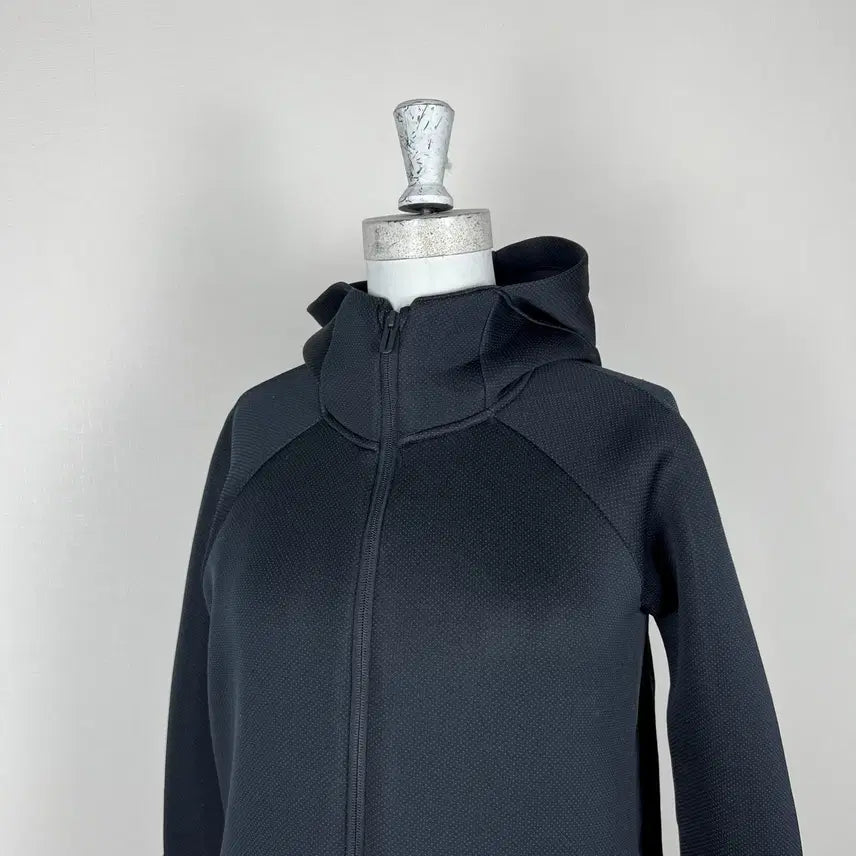 [SOLD OUT] 언더아머 루즈핏 두께감 블랙 트레이닝 자켓 점퍼 여S 라덴 빈티지