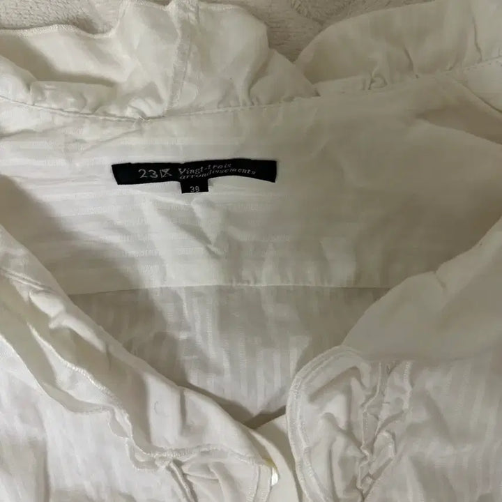 [BUNJANG] Japanese Vintage White Frill Shirt / 일본 빈티지 화이트 프릴 셔츠