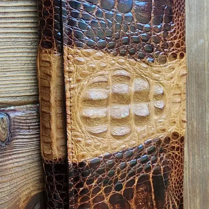 [BUNJANG] Genuine Crocodile Leather Long Wallet - Brown/Beige with Cloch Detail / 악어 가죽 장지갑 브라운/베이지쿨로치 미사용