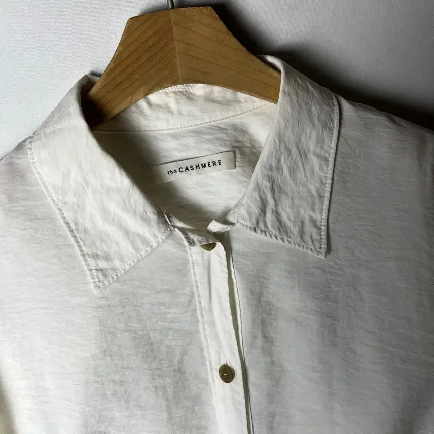 [BUNJANG] The Cashmere Twill Crop Shirt White OS / [THE CASHMERE] 2023 더 캐시미어 트윌 크롭 셔츠