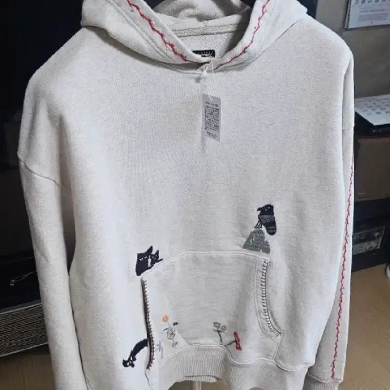 [BUNJANG] Capital Embroidered Hoodie / 캐피탈 자수 후드티 새제품