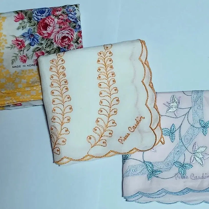 [BUNJANG] Vintage Handkerchief Set (Floral / Pierre Cardin) / [무료배송] 피에르 가르뎅 자수 손수건 2장 + 꽃무늬 손수건