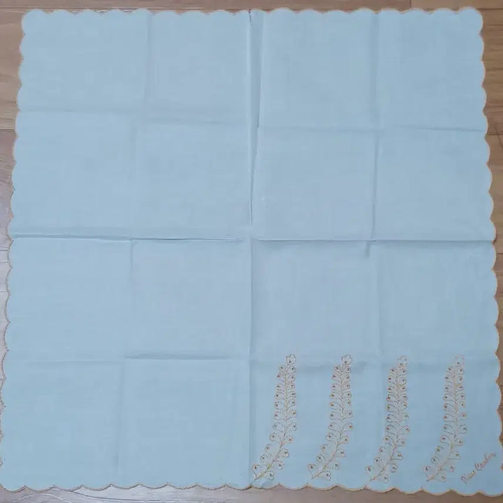 [BUNJANG] Vintage Handkerchief Set (Floral / Pierre Cardin) / [무료배송] 피에르 가르뎅 자수 손수건 2장 + 꽃무늬 손수건