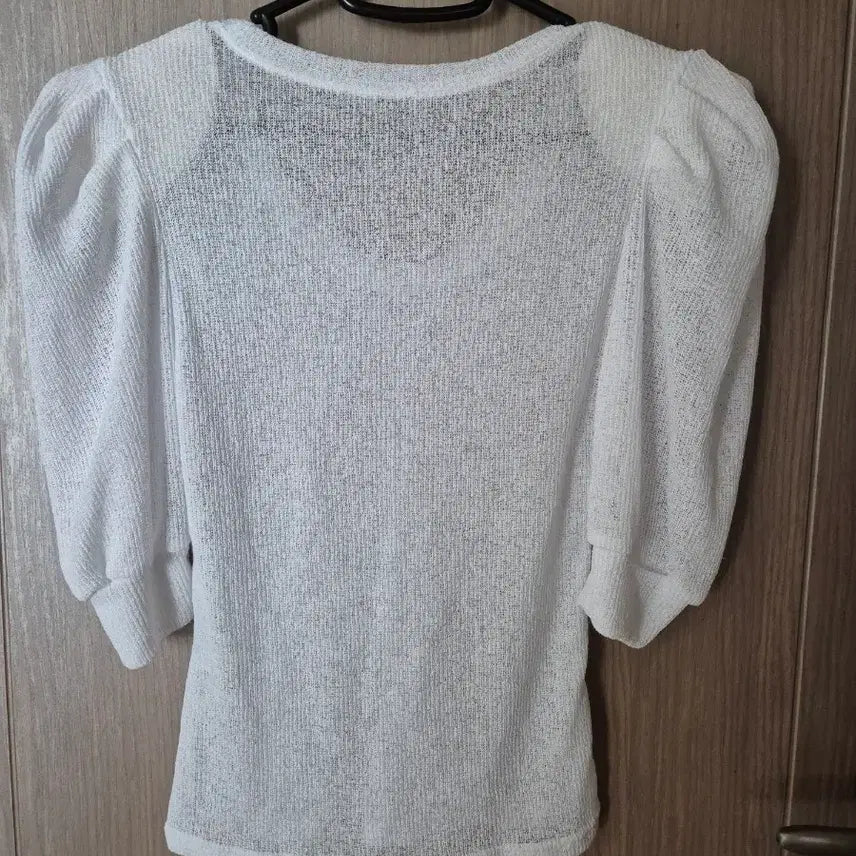 [BUNJANG] White Puff Short Sleeve Blouse / 화이트 퍼프 반팔 블라우스