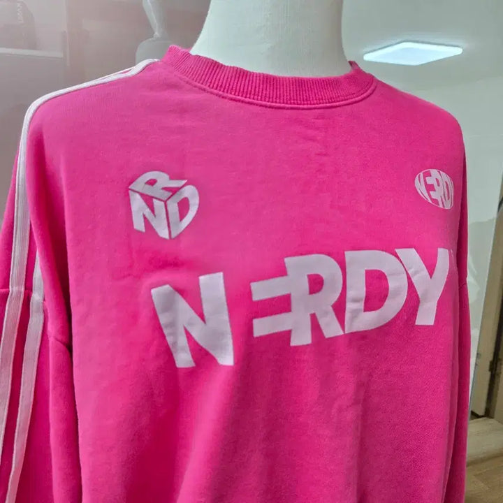 [BUNJANG] NERDY Hot Pink Sweatshirt M Size / 널디 핫핑크 맨투맨