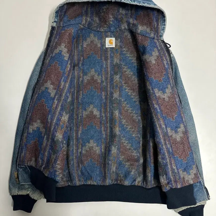 [SOLD OUT] 90s 칼하트 아즈텍 액티브 JB848 USA