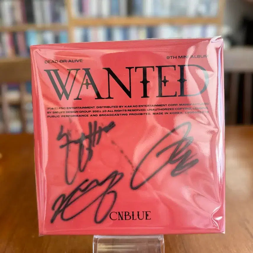 [BUNJANG] CNBLUE Mini 9th Album WANTED Autographed Bundle Set / [씨엔블루(CNBLUE) 미니 9집 WANTED 멤버 전원 친필 싸인