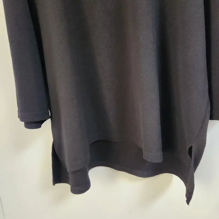 [BUNJANG] Black Loose Fit T-Shirt with Side Slits / 빅사이즈 블랙 옆트임 루즈핏 티셔츠 99~