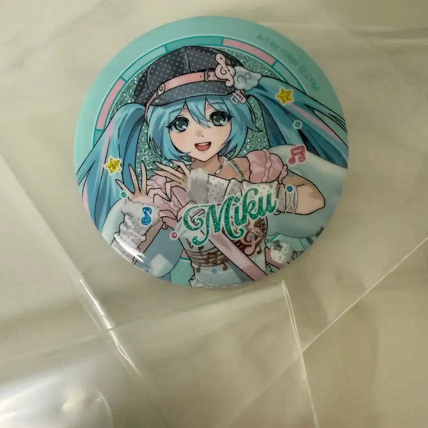 [BUNJANG] Hatsune Miku Yeongdeungpo Pop-Up Store Official Acrylic Stand, Badge, and Cushion Set / 하츠네 미쿠 아크릴,쿠션,뱃지 영등포 팝업
