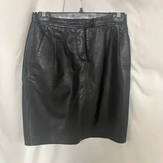 [BUNJANG] Moschino Cheap and Chic Lambskin Leather Skirt Black Retro Classic / 모스키노 Cheap and Chic 양가죽 레더 스커트 블랙 레트로 클래