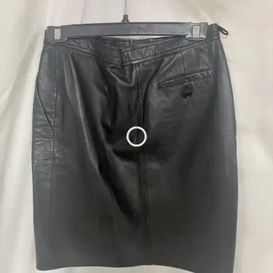 [BUNJANG] Moschino Cheap and Chic Lambskin Leather Skirt Black Retro Classic / 모스키노 Cheap and Chic 양가죽 레더 스커트 블랙 레트로 클래