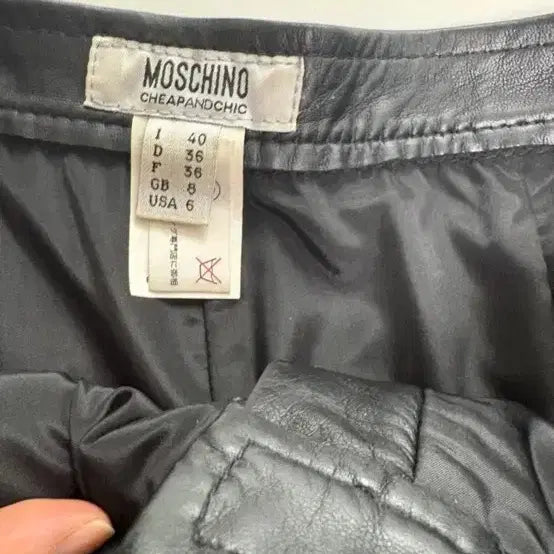 [BUNJANG] Moschino Cheap and Chic Lambskin Leather Skirt Black Retro Classic / 모스키노 Cheap and Chic 양가죽 레더 스커트 블랙 레트로 클래