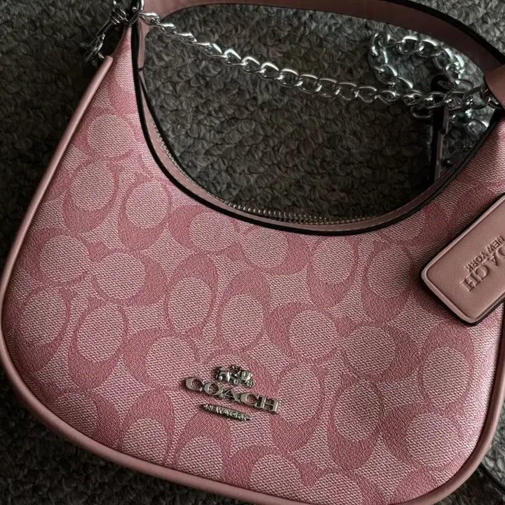 [BUNJANG] Coach Carmen Hobo Shoulder Bag Pink Signature / 코치 숄더백 핑크 시그니처 카르멘 호보백