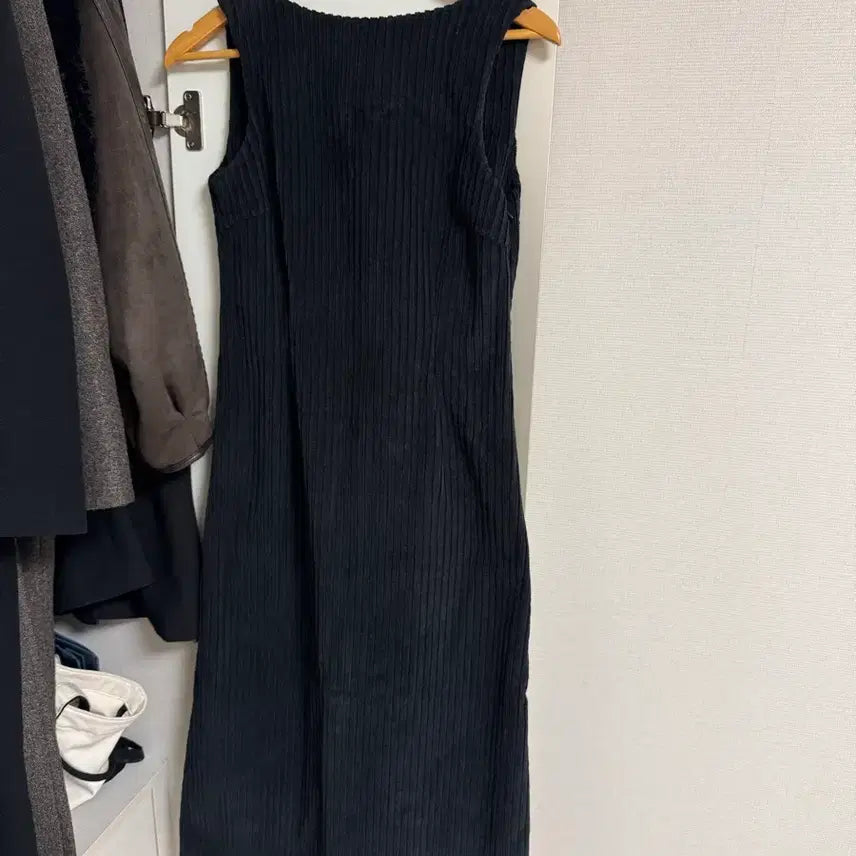 [BUNJANG] Renui Corduroy Black Dress / 르누이 코듀로이 블랙 원피스