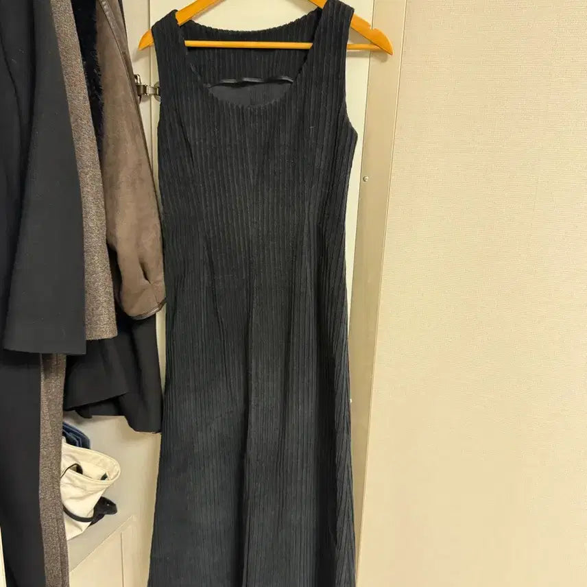 [BUNJANG] Renui Corduroy Black Dress / 르누이 코듀로이 블랙 원피스