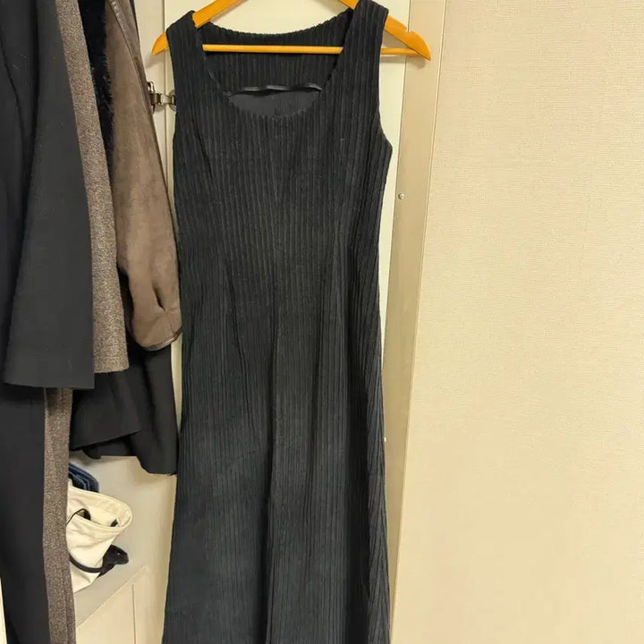 [BUNJANG] Renui Corduroy Black Dress / 르누이 코듀로이 블랙 원피스