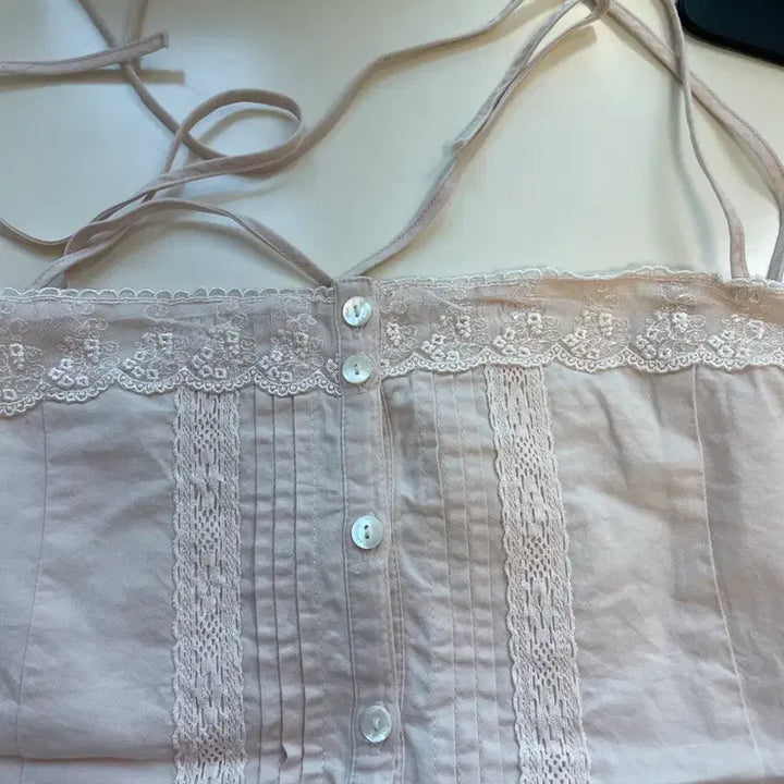 [BUNJANG] Archive J2U Rosie Lace Blouse / 아카이브제이투유 로지 레이스 블라우스