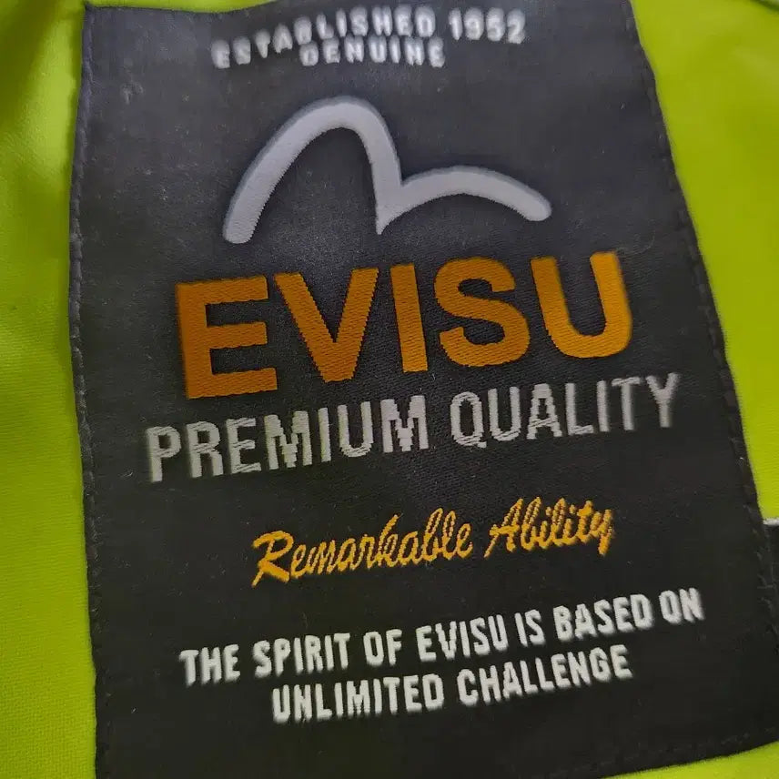 [BUNJANG] EVISU Padded Jumper / 에비수 점퍼