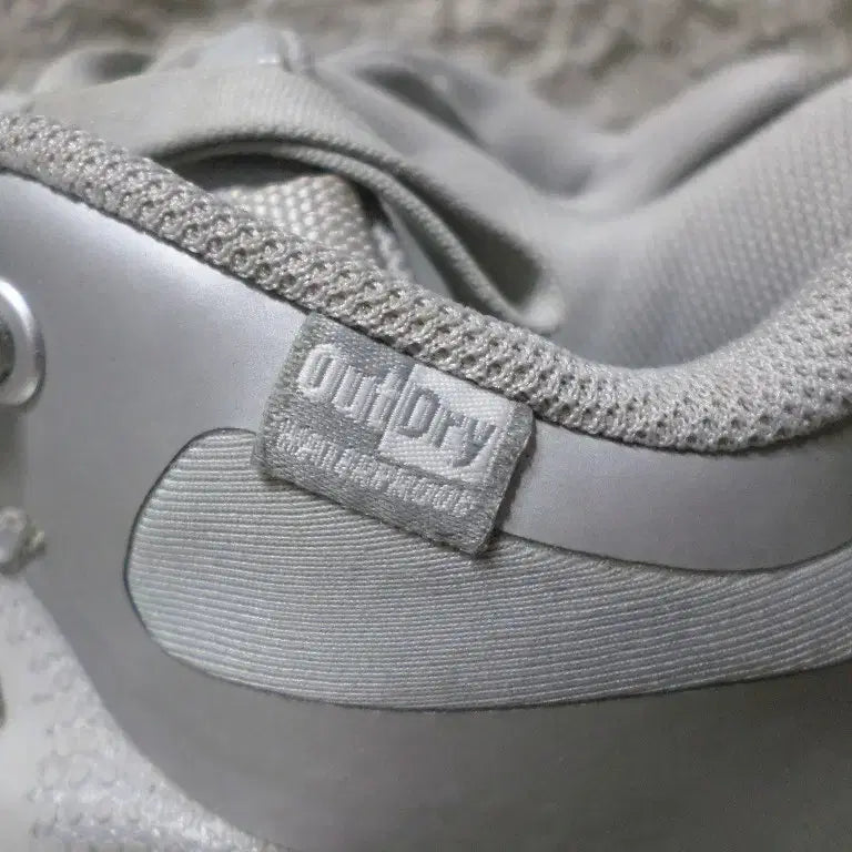 [BUNJANG] Columbia Escape Trekking Shoes / 후루룩구제 240 콜롬비아 이스케이프 트레킹화 등산화 260505
