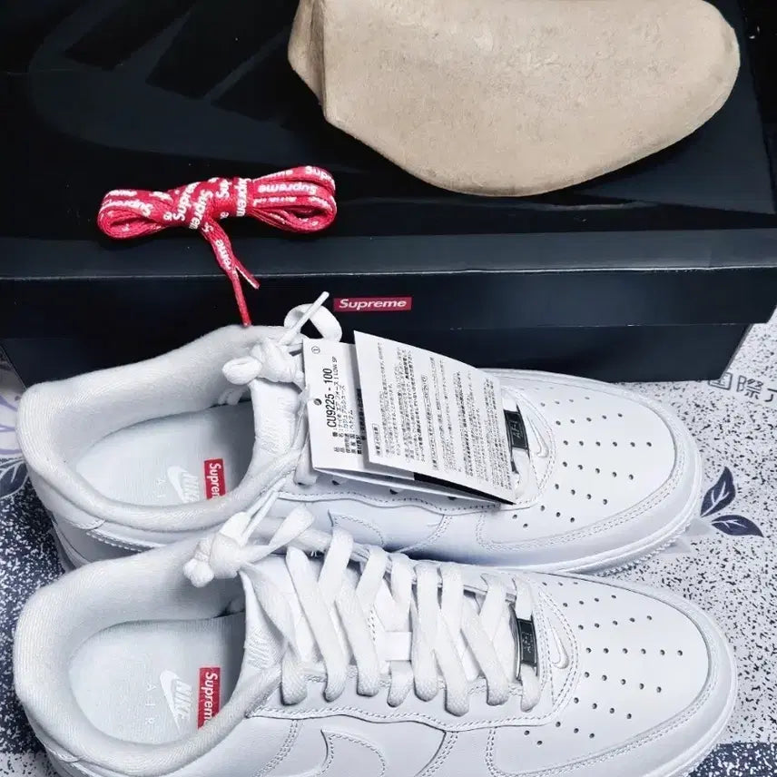[BUNJANG] Supreme Air Force 1 Low White Sneakers (Size 260) / [새상품] 에어포스 슈프림 260 사이즈 판매