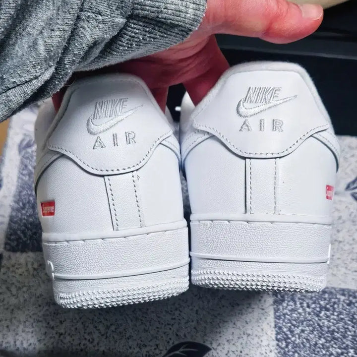 [BUNJANG] Supreme Air Force 1 Low White Sneakers (Size 260) / [새상품] 에어포스 슈프림 260 사이즈 판매