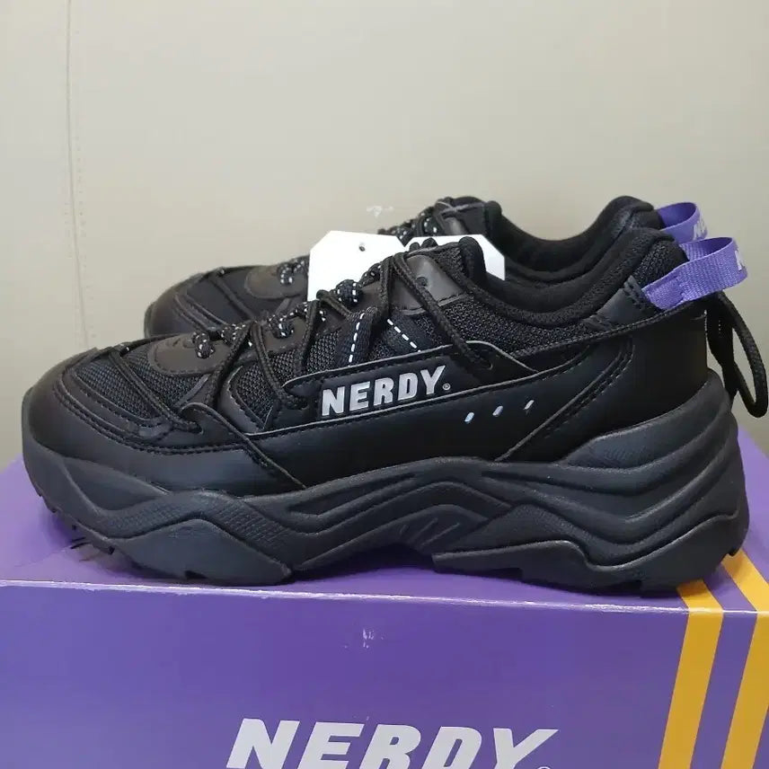 [BUNJANG] Nerdy Sneakers Black 230 / 널디 스니커즈 230 새상품