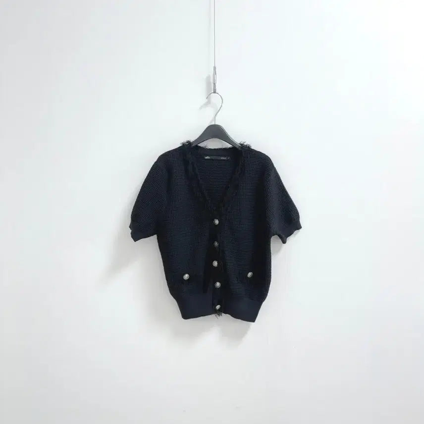 [BUNJANG] Alexis N V-Neck Textured Cardigan / 알렉시스엔 브이넥 텍스쳐 가디건