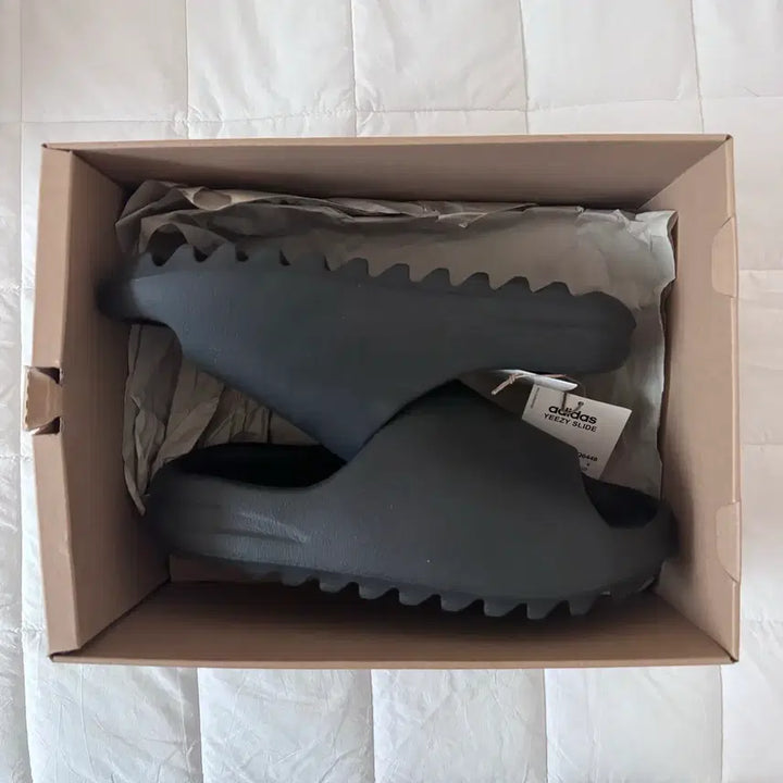 [BUNJANG] Adidas Yeezy Slide Onyx (New) - Size 275 / 아디다스 이지 슬라이드 275 오닉스(새상품)