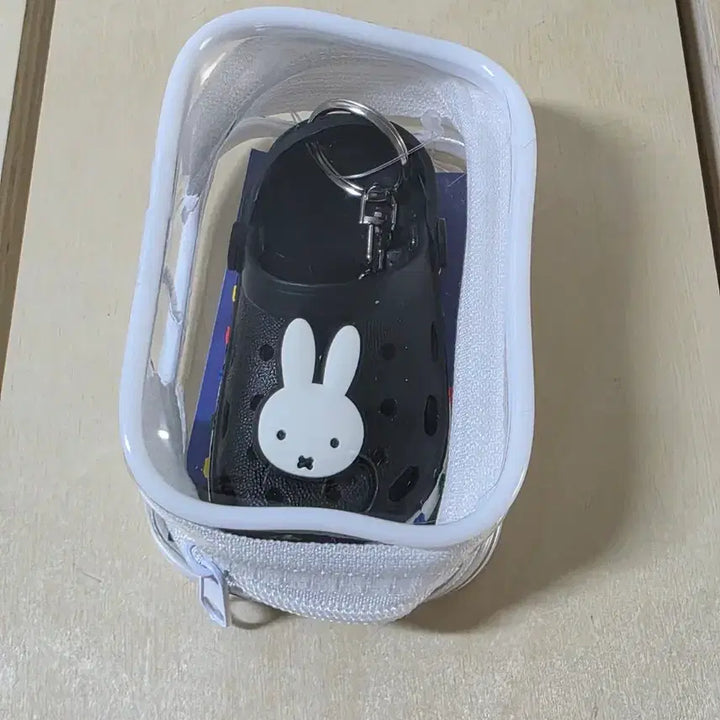 [BUNJANG] Monchhichi Kitty Charm + Miffy Crocs Charm Set / 몬치치 키티 키링+ 미피크록스 키링