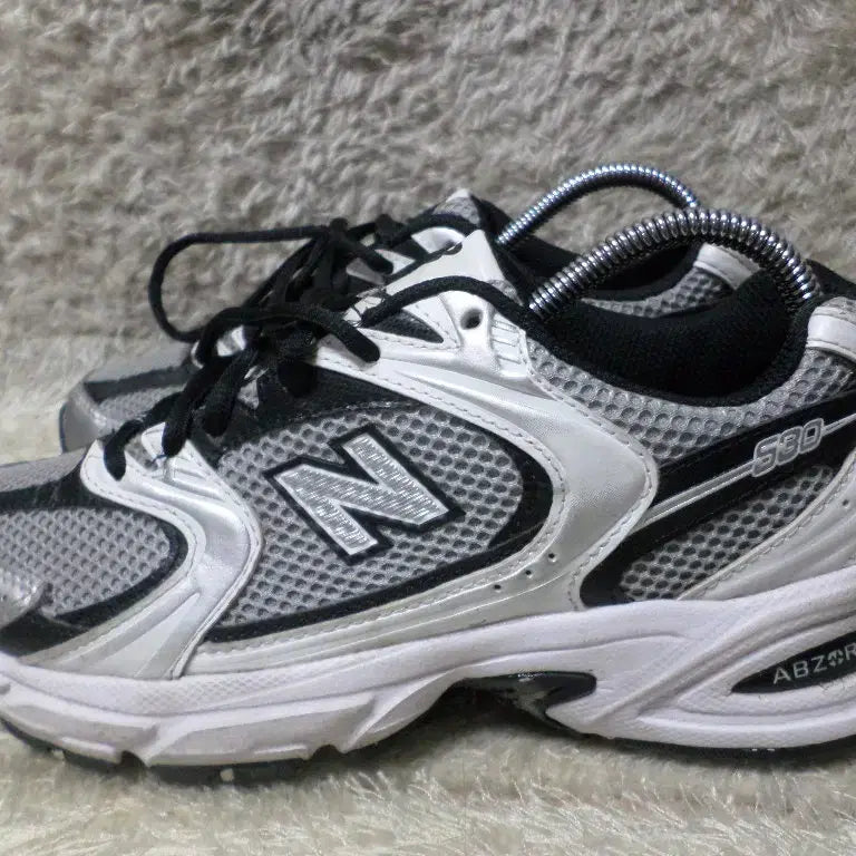 [BUNJANG] New Balance MR530USX Silver Black Sneakers / 후루룩구제 230 뉴발란스 mr530usx 실버 블랙 운동화260505