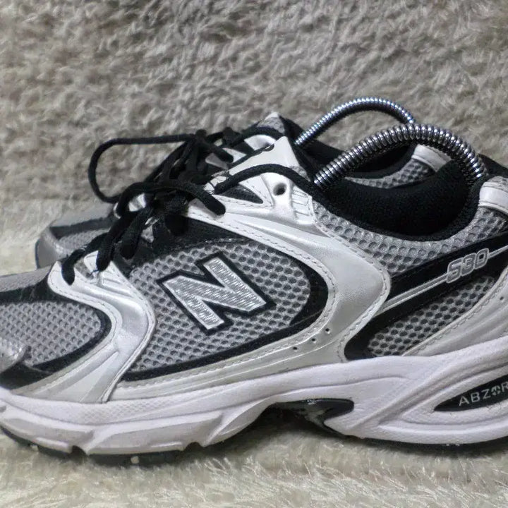 [BUNJANG] New Balance MR530USX Silver Black Sneakers / 후루룩구제 230 뉴발란스 mr530usx 실버 블랙 운동화260505