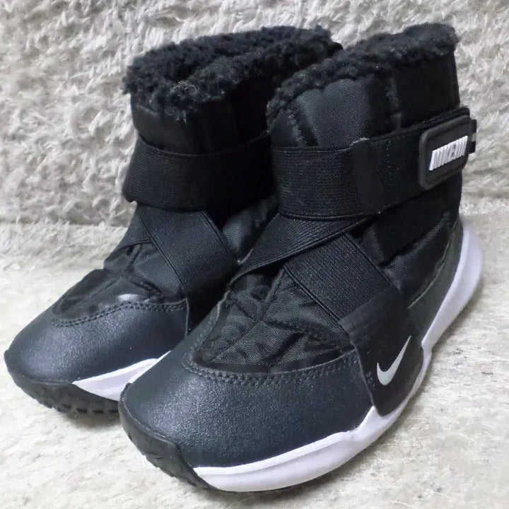 [BUNJANG] Nike Winter Padding Sneakers Kids Junior / 후루룩구제 200 나이키 방한화패딩 운동화 키즈 아동화 주니어260505