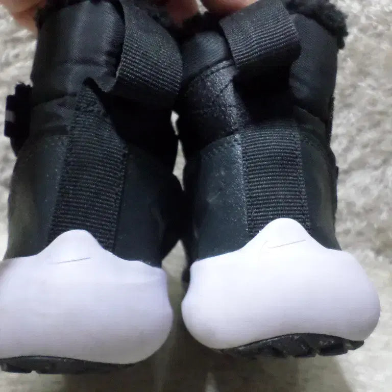 [BUNJANG] Nike Winter Padding Sneakers Kids Junior / 후루룩구제 200 나이키 방한화패딩 운동화 키즈 아동화 주니어260505