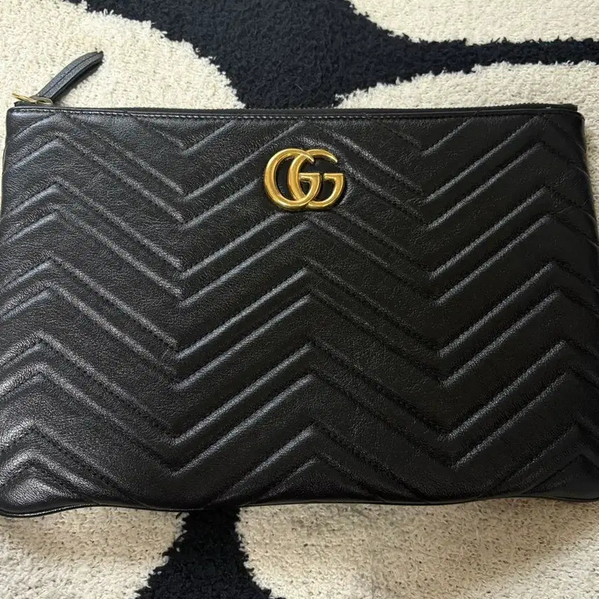 [BUNJANG] Gucci Marmont Black Leather Pouch / 구찌 마몬트 블랙 레더 파우치