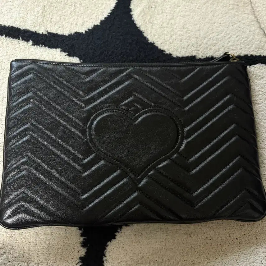 [BUNJANG] Gucci Marmont Black Leather Pouch / 구찌 마몬트 블랙 레더 파우치