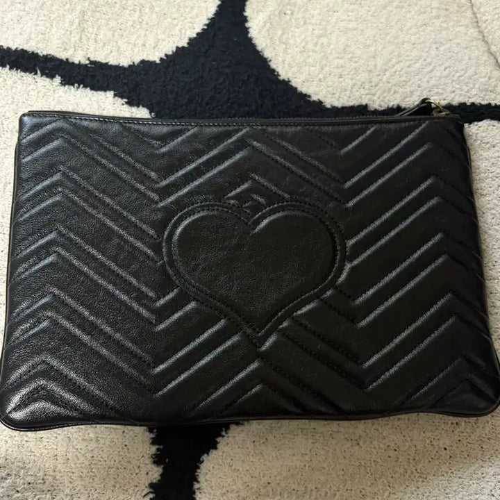 [BUNJANG] Gucci Marmont Black Leather Pouch / 구찌 마몬트 블랙 레더 파우치