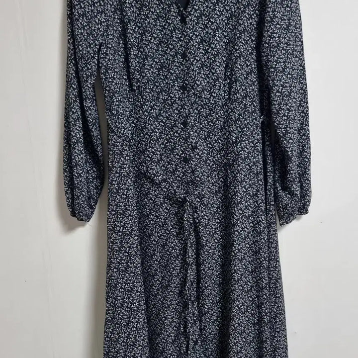 [BUNJANG] Black Floral Print Snap Button Dress / S (55) bronze-berry 블랙 잔꽃 스냅 원피스
