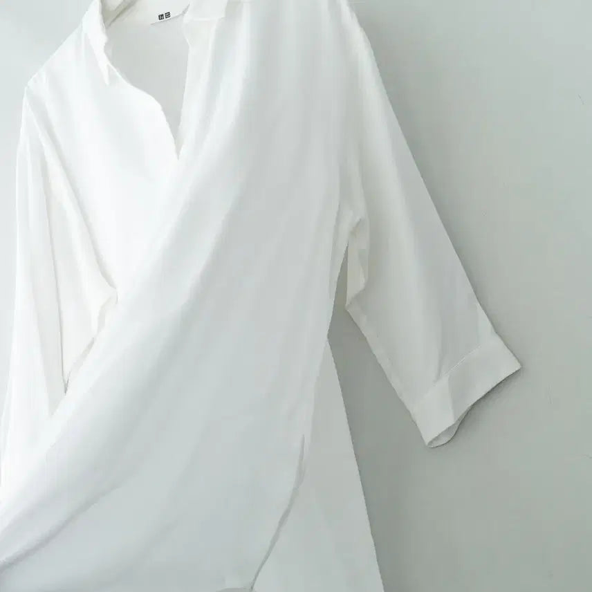 [BUNJANG] Uniqlo XL White Semi-Open Rayon Blend Top / XL 반오픈 레이옷 화잇 유니클로br