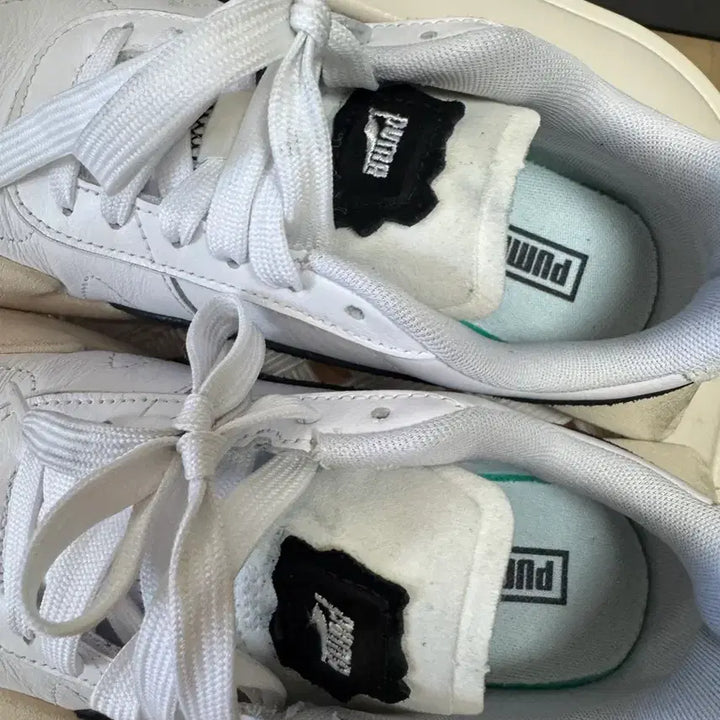 [BUNJANG] Puma Baederun White Black Sneakers (245) / (이주미 변호사추천) 푸마 베이더런 화이트 블랙 245