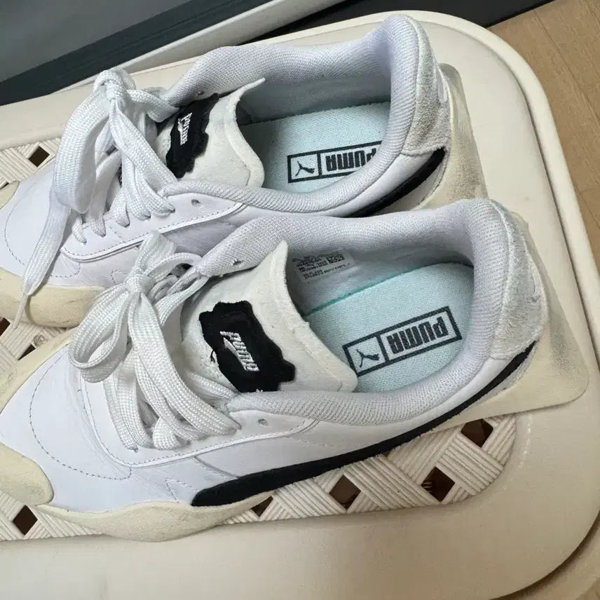 [BUNJANG] Puma Baederun White Black Sneakers (245) / (이주미 변호사추천) 푸마 베이더런 화이트 블랙 245
