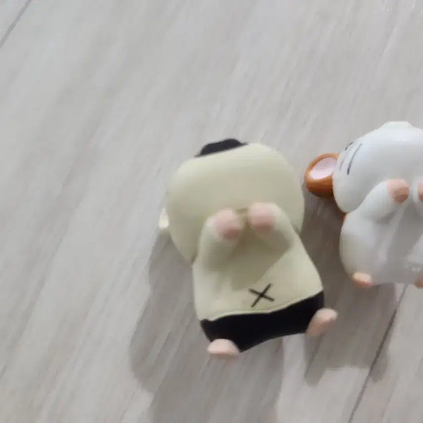 [BUNJANG] Hamtaro Hug Coat Gacha Figure Bundle / 방가방가 햄토리 허그코트 가챠 대장 햄토리 일괄 고전