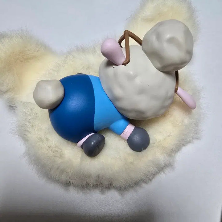 [BUNJANG] Zootopia Bellwether Cushion Figure / 주토피아 양 벨웨더 쿠션 방석 피규어