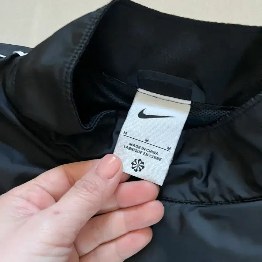 [BUNJANG] Nike Dri-FIT Black Windbreaker Jacket / 나이키 기능성 드라이핏 블랙 바람막이 점퍼