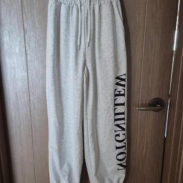 [BUNJANG] Two-Piece Lettering Jogger Pants and Top Set / 트레이닝 조거팬츠+상의세트[새상품]