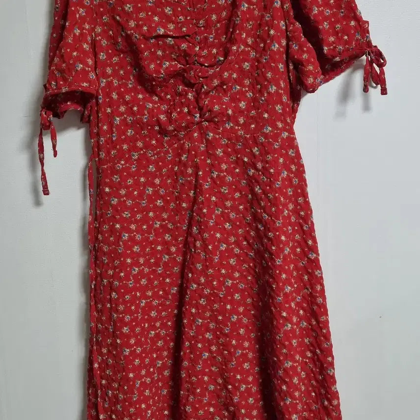 [BUNJANG] Red Floral Short-Sleeve Dress / S (55) HAVE 레드 잔꽃 반팔 원피스
